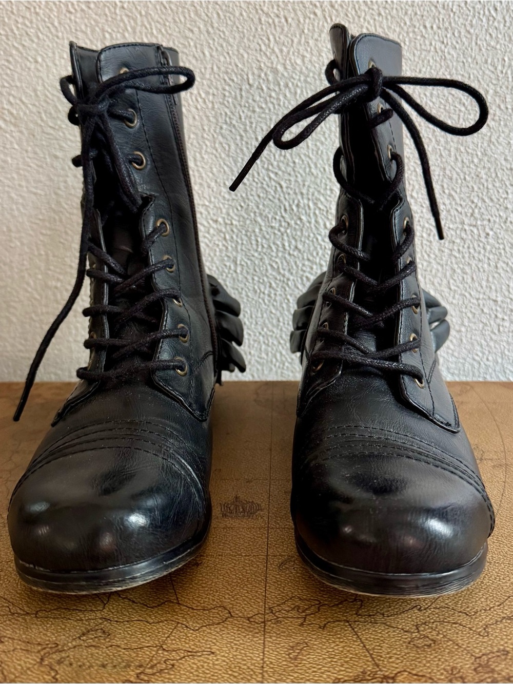 Vintage Betsey Johnson Black Lace-Up Women’s Combat Boots with Back Bow Detail